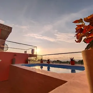 Hotell Harmony Deluxe *