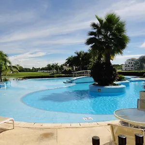 Laguna Club *