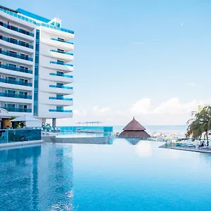 Americas Torre Del Mar Hotel