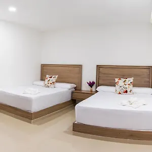 Brisas Del Bosque Hotel *
