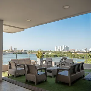 公寓式酒店 Bahia 79 Apartasuites Cerca Al Centro 3*