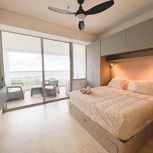 Cartagena Beach Resort *