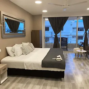 Aparta Estudio En El Edificio Bahia 79 Apartasuites *